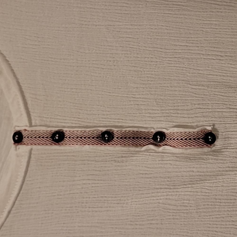Hem & Thread Top - Picture 4 of 5